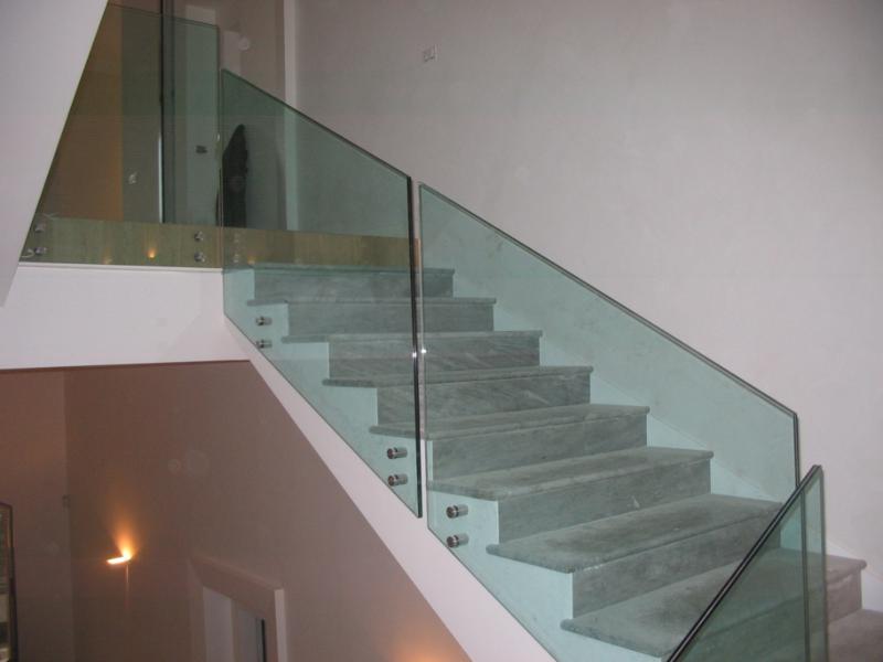 Ringhiere in vetro per scale interne. affordable parapetto in vetro ... Scale in vetro per interni